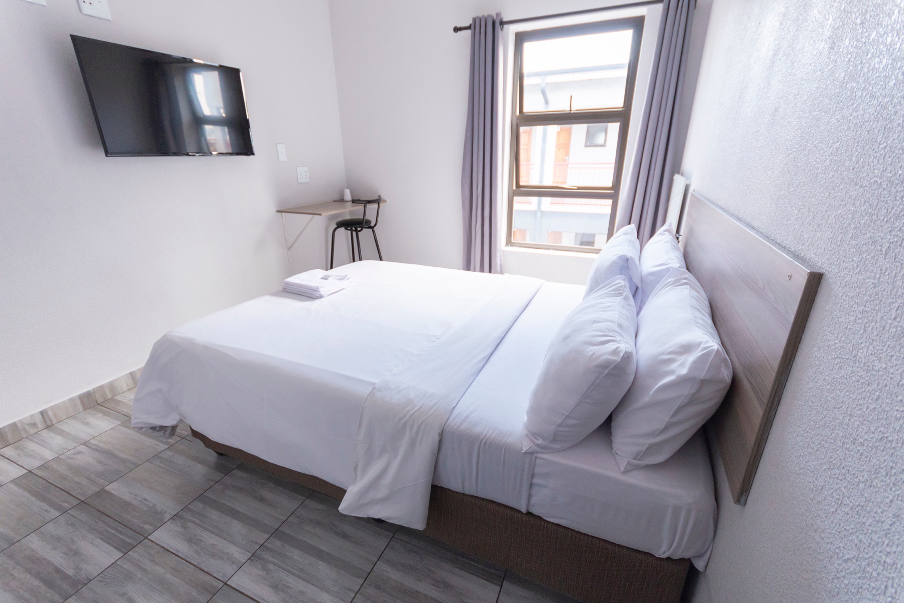 Ecomotel Marlboro Deluxe Room