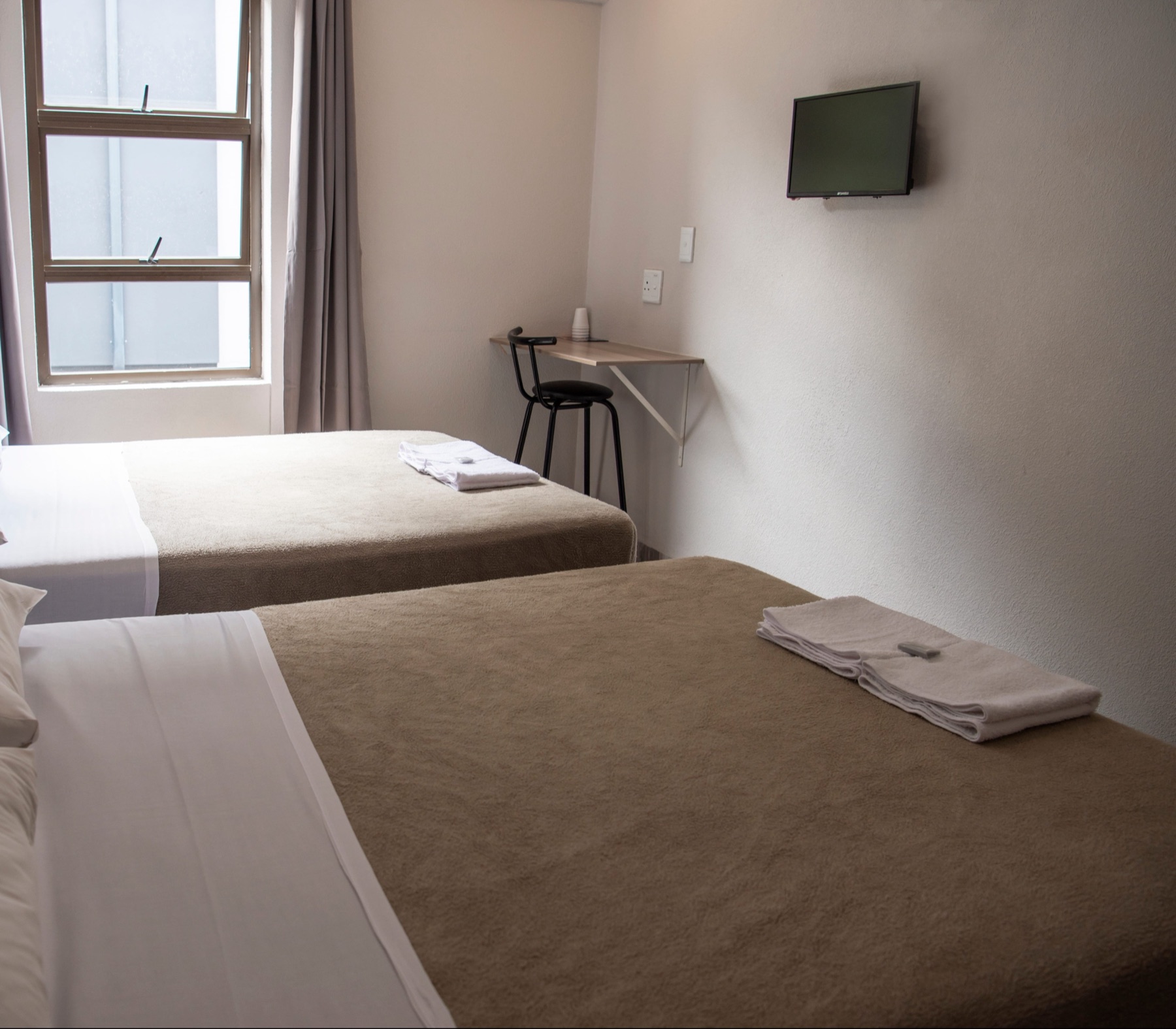 Ecomotel Marlboro Family Room